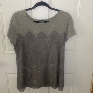 Market and Spruce size Medium lace covered grey top